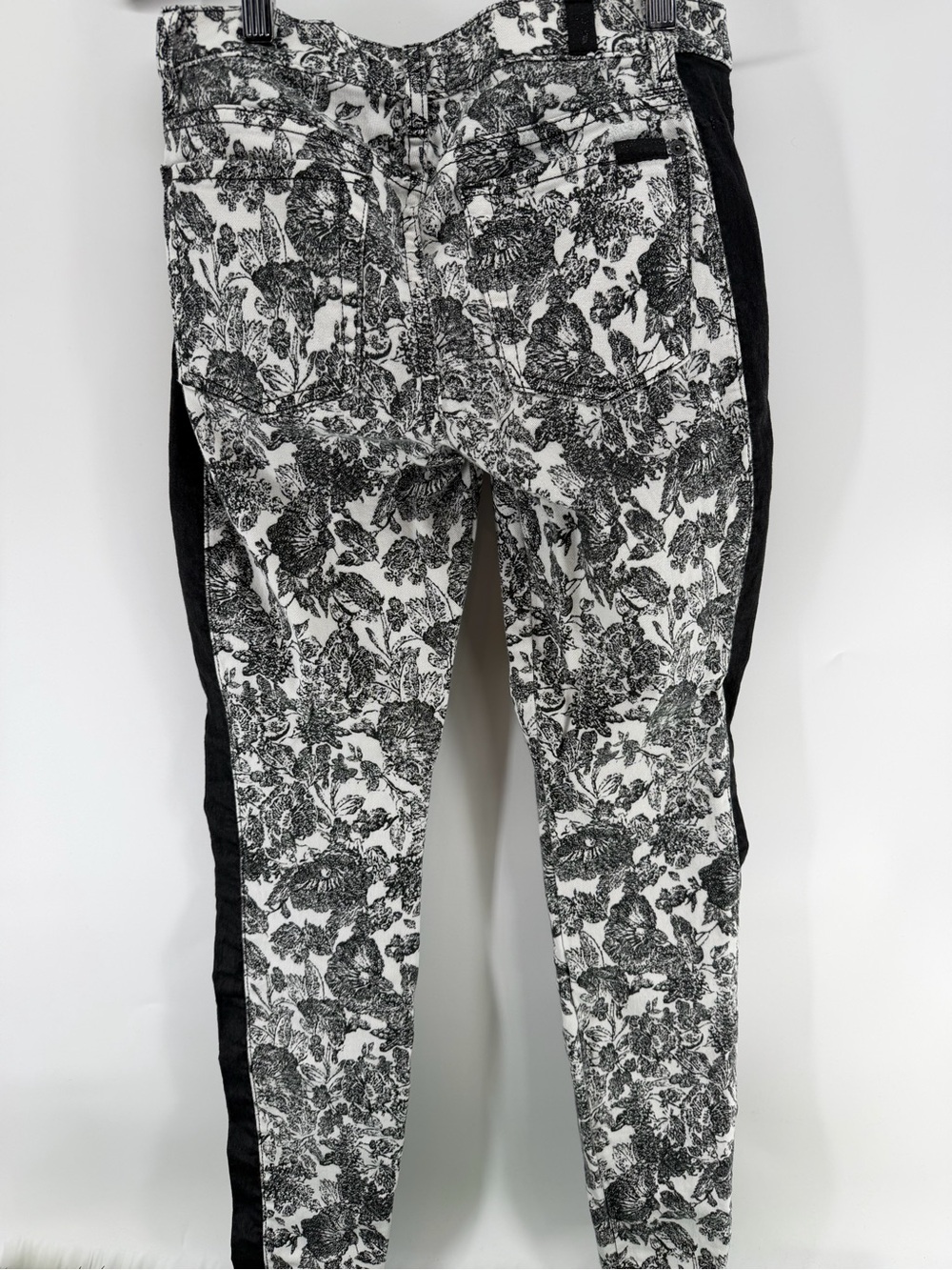 7 For All Mankind Black & White Floral Skinny Jeans with Black Side Panels - Picture 2 of 5